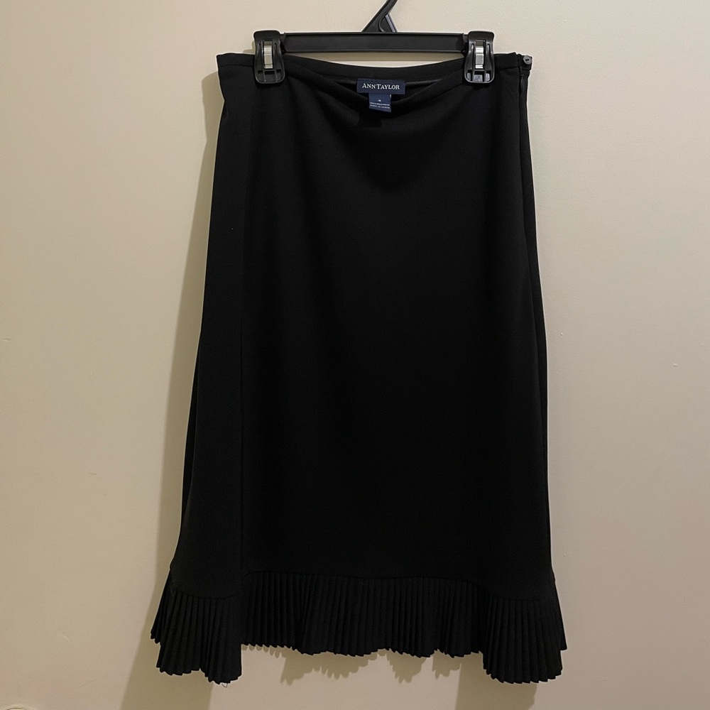 Size 4 Anne Taylor black skirt